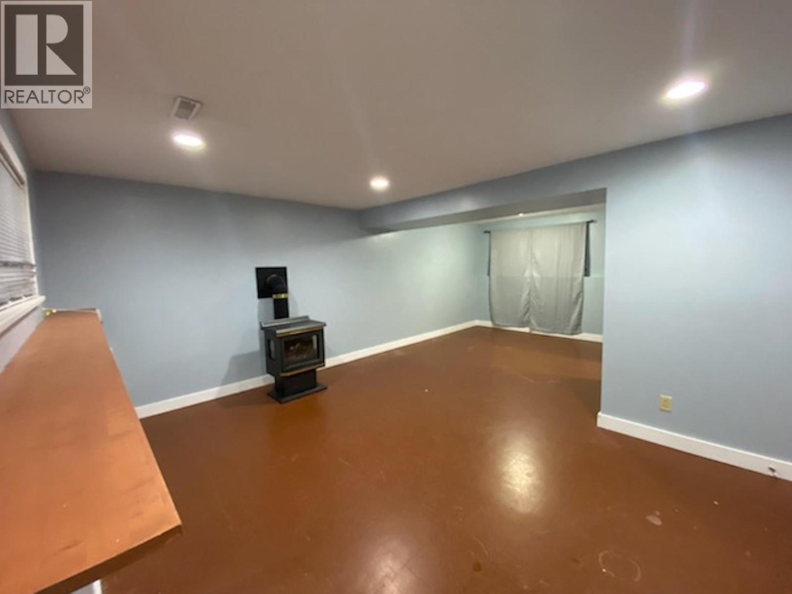 38159 HEMLOCK AVENUE, Squamish