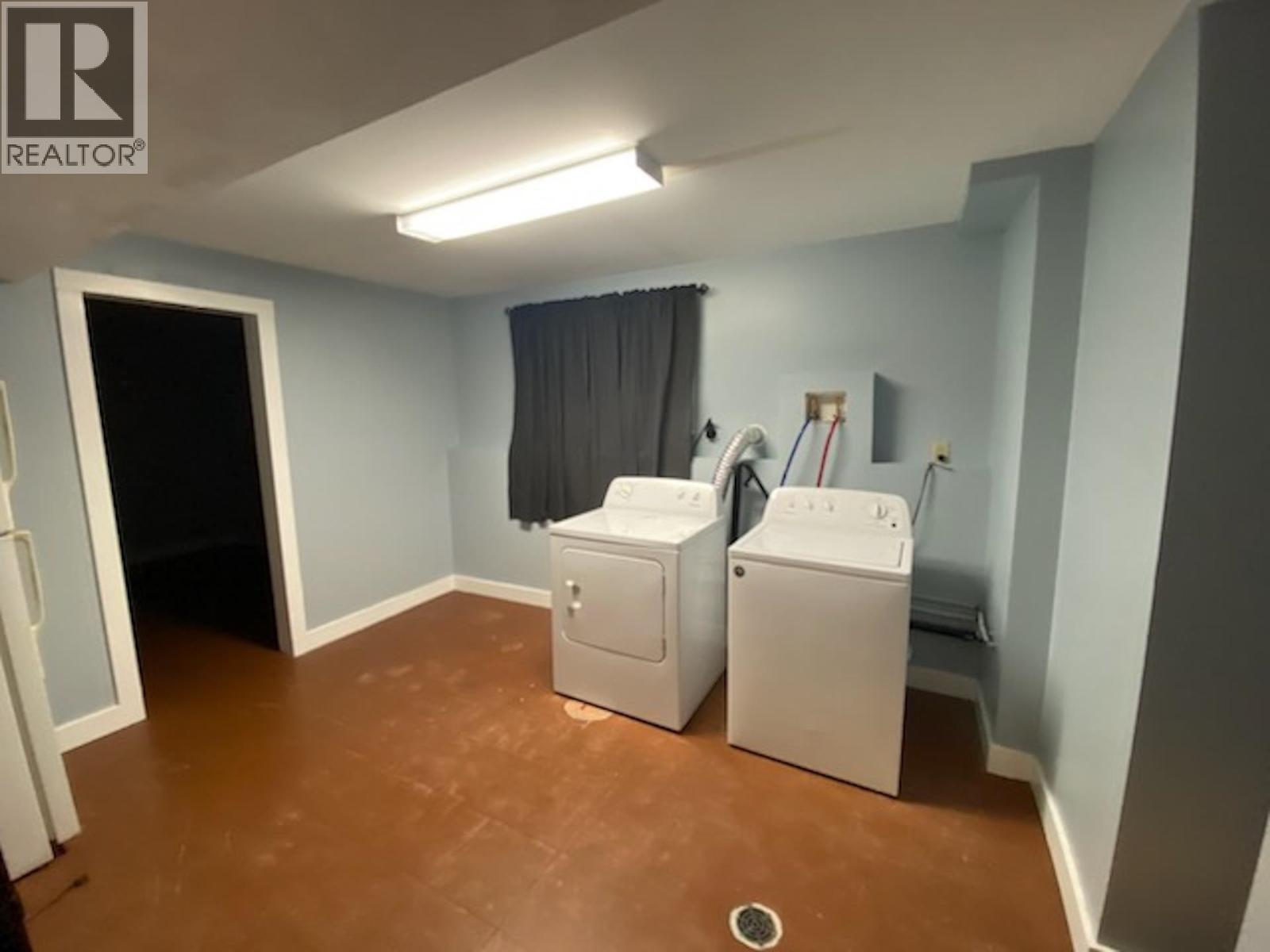 38159 HEMLOCK AVENUE, Squamish