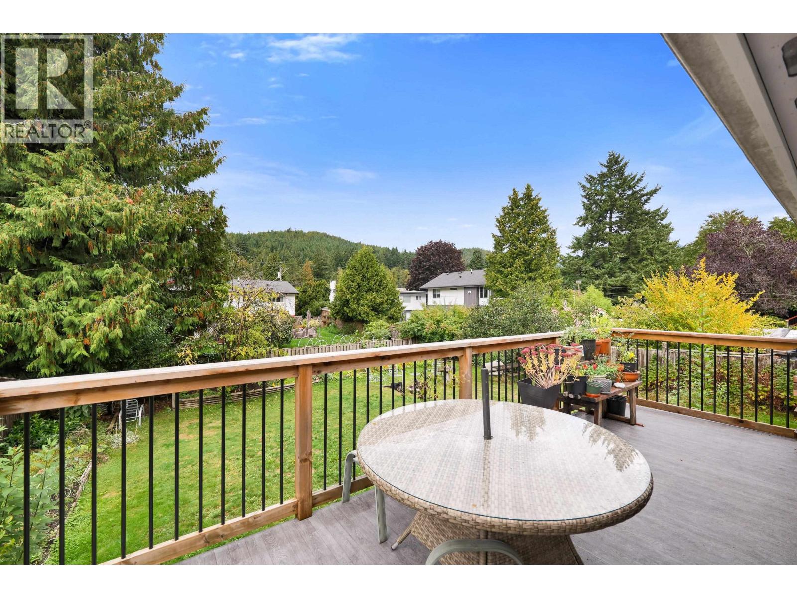 38159 HEMLOCK AVENUE, Squamish