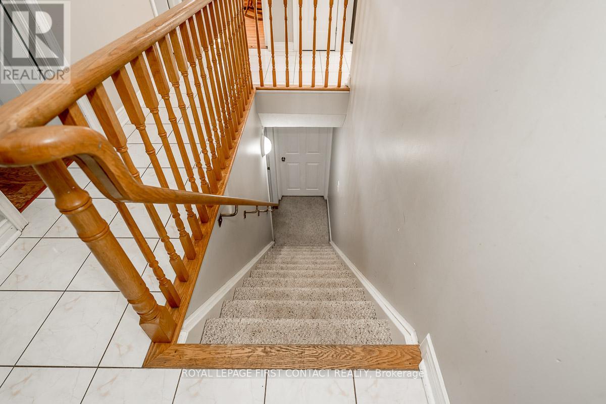 Single Family House Bungalow for Sale in  LANG DRIVE Barrie (Northwest) 