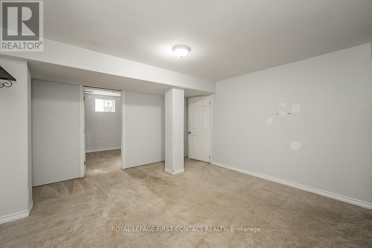 Single Family House Bungalow for Sale in  LANG DRIVE Barrie (Northwest) 