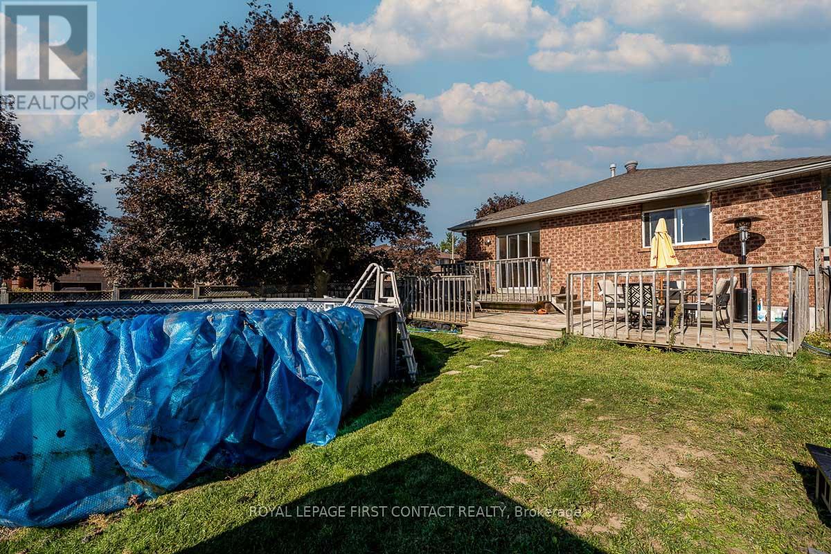 Single Family House Bungalow for Sale in  LANG DRIVE Barrie (Northwest) 