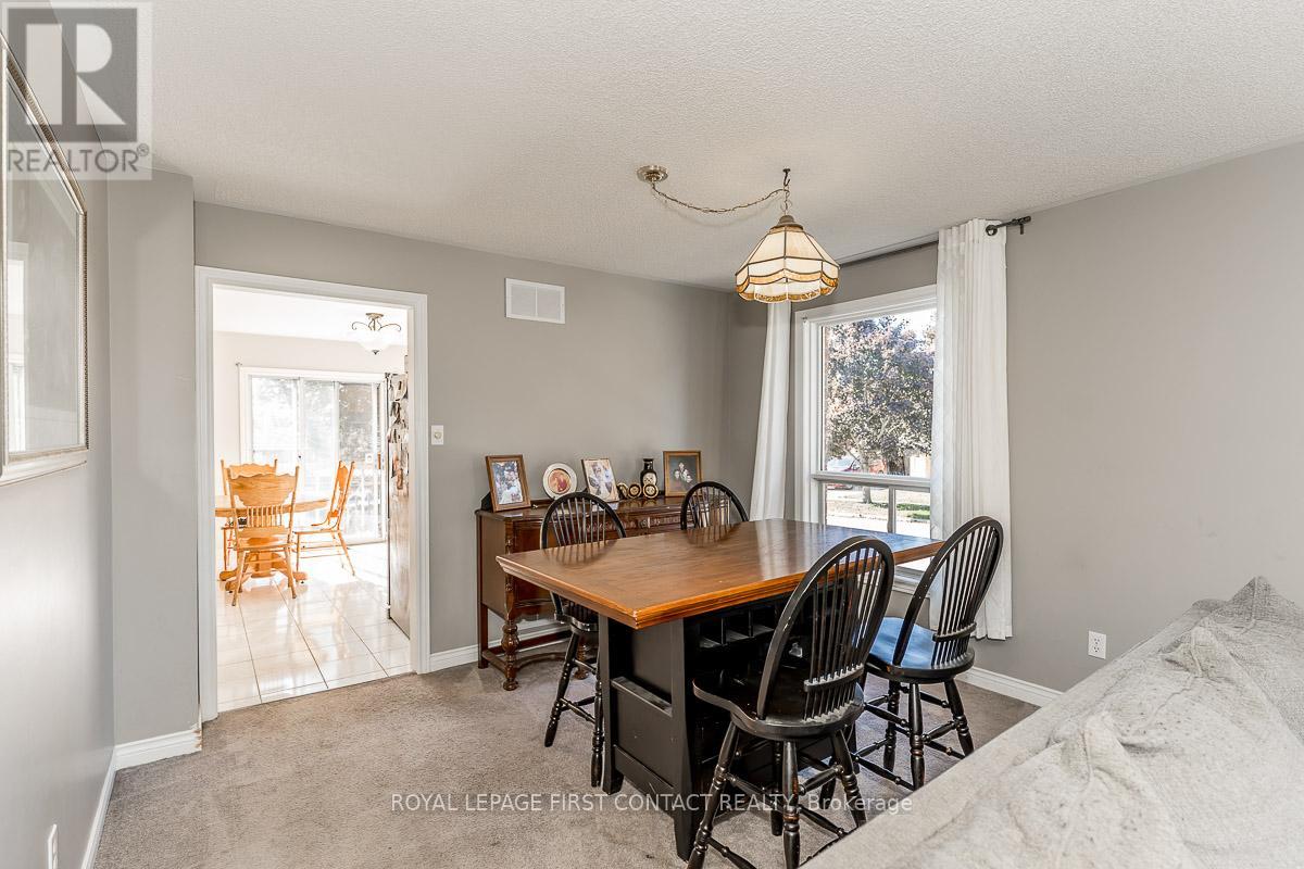 Single Family House Bungalow for Sale in  LANG DRIVE Barrie (Northwest) 