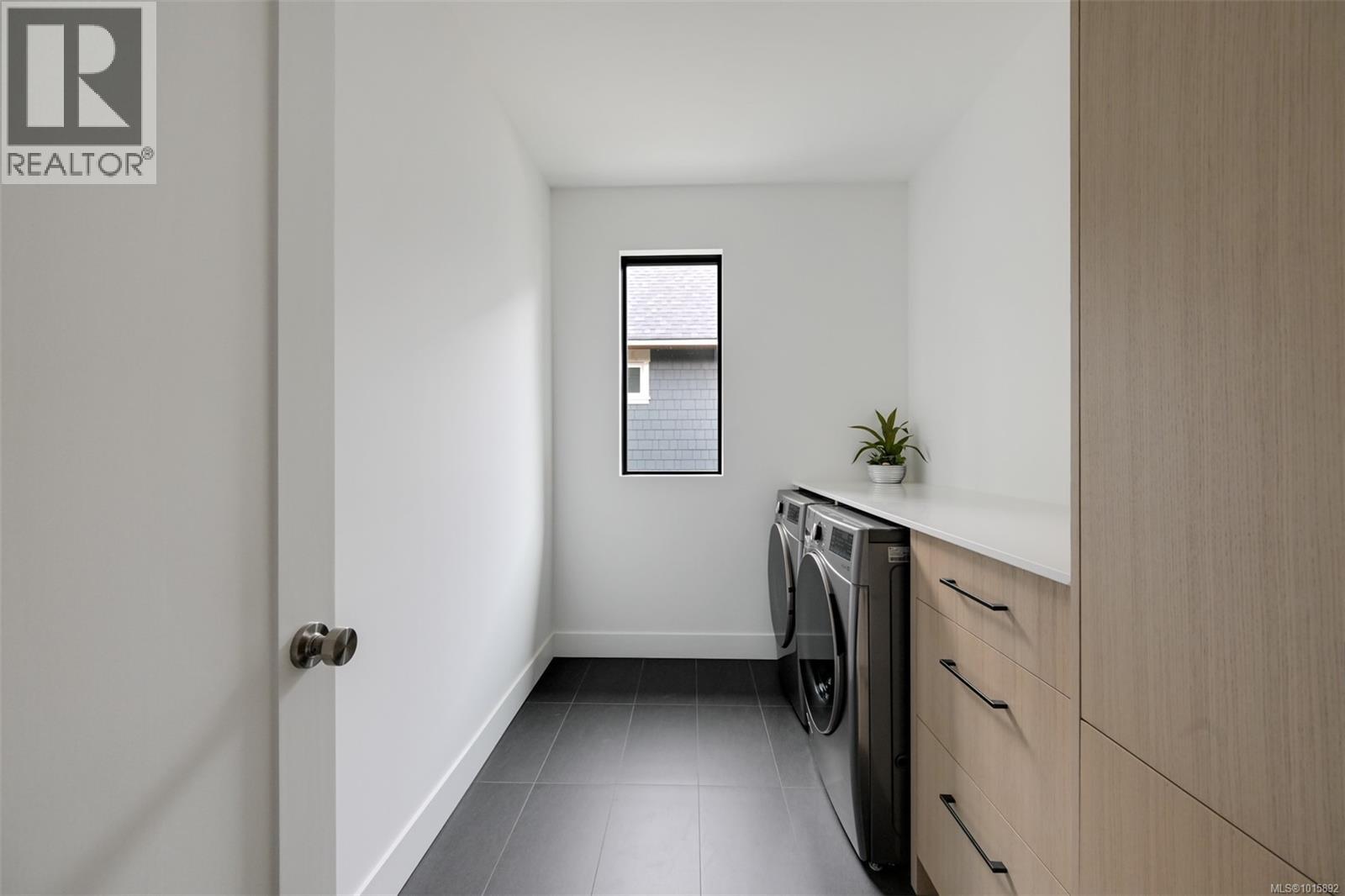  1542 Despard Avenue, Victoria
