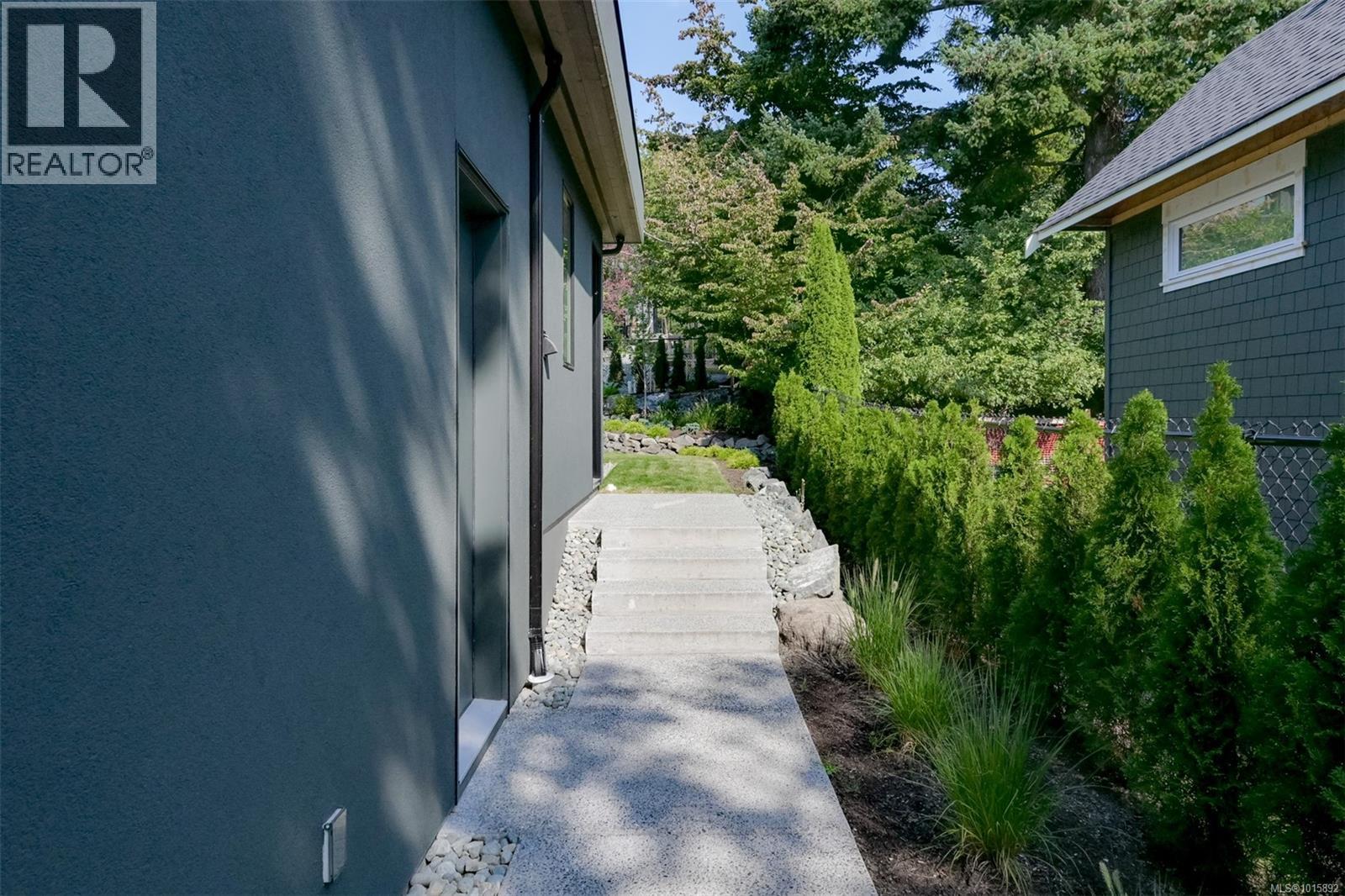  1542 Despard Avenue, Victoria
