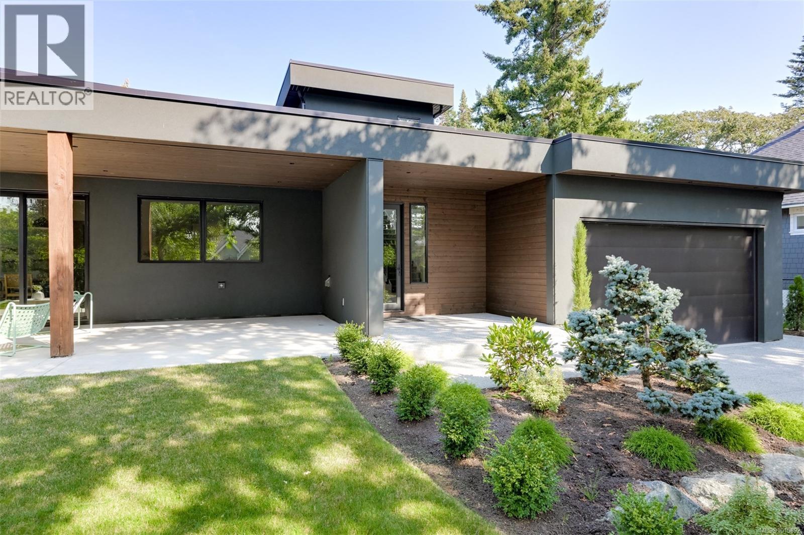  1542 Despard Avenue, Victoria