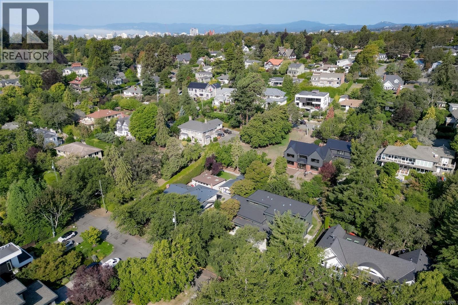  1542 Despard Avenue, Victoria
