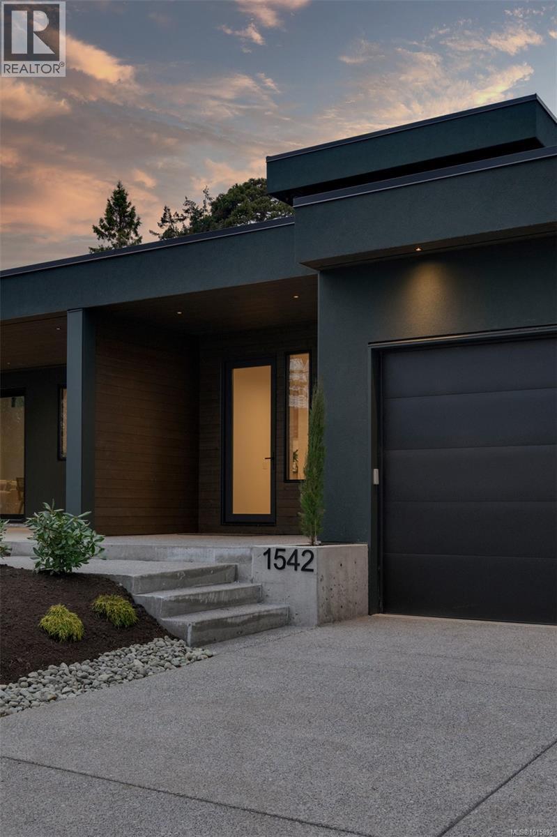  1542 Despard Avenue, Victoria
