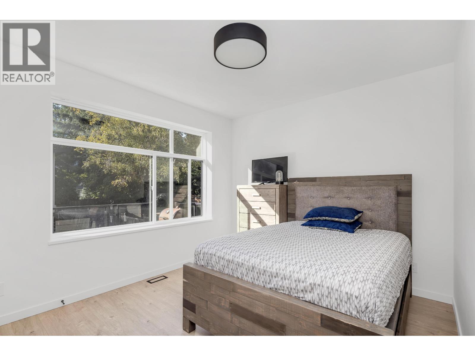41727 GOVERNMENT ROAD, Squamish