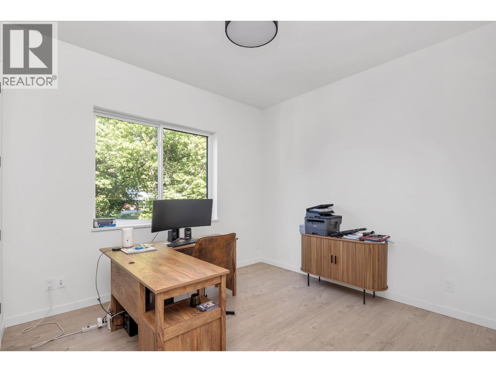41727 GOVERNMENT ROAD, Squamish