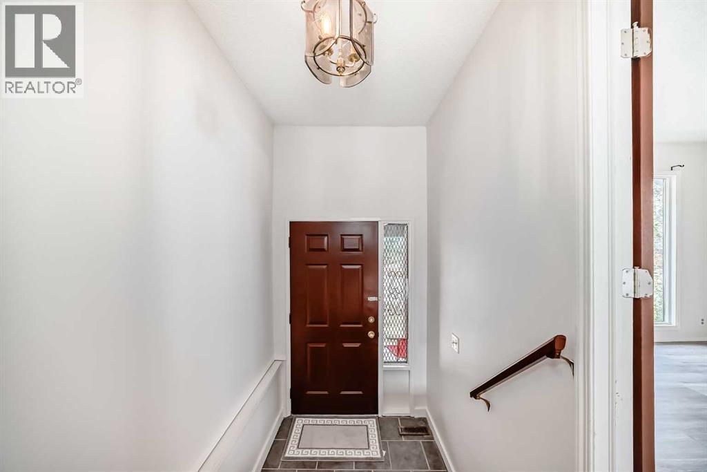 Single Family House 4 Level for Sale in  Beddington Circle NE Beddington Heights Calgary 