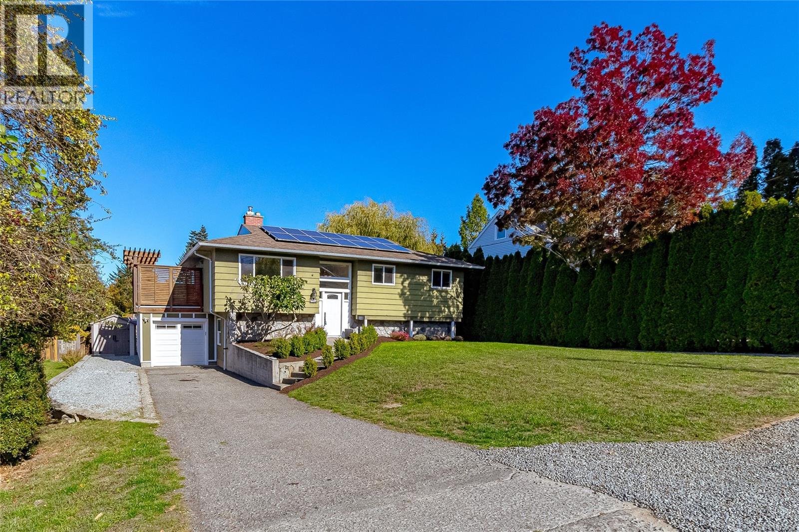  756 Snowdrop Avenue, Saanich