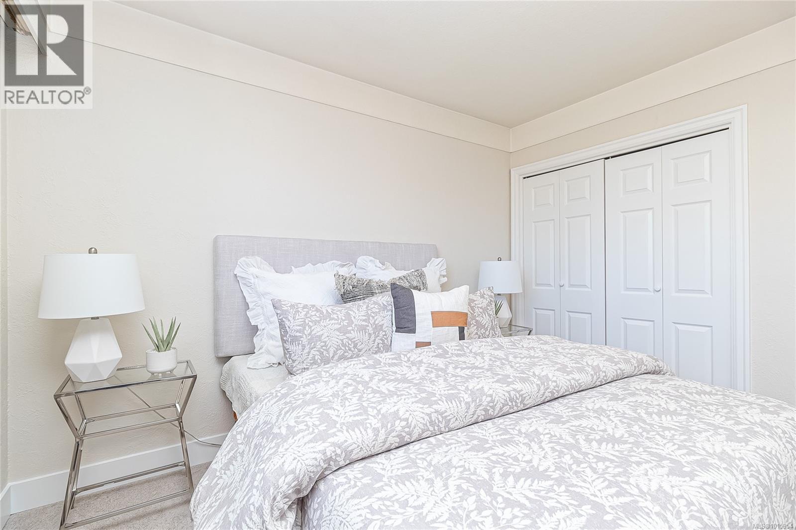  756 Snowdrop Avenue, Saanich