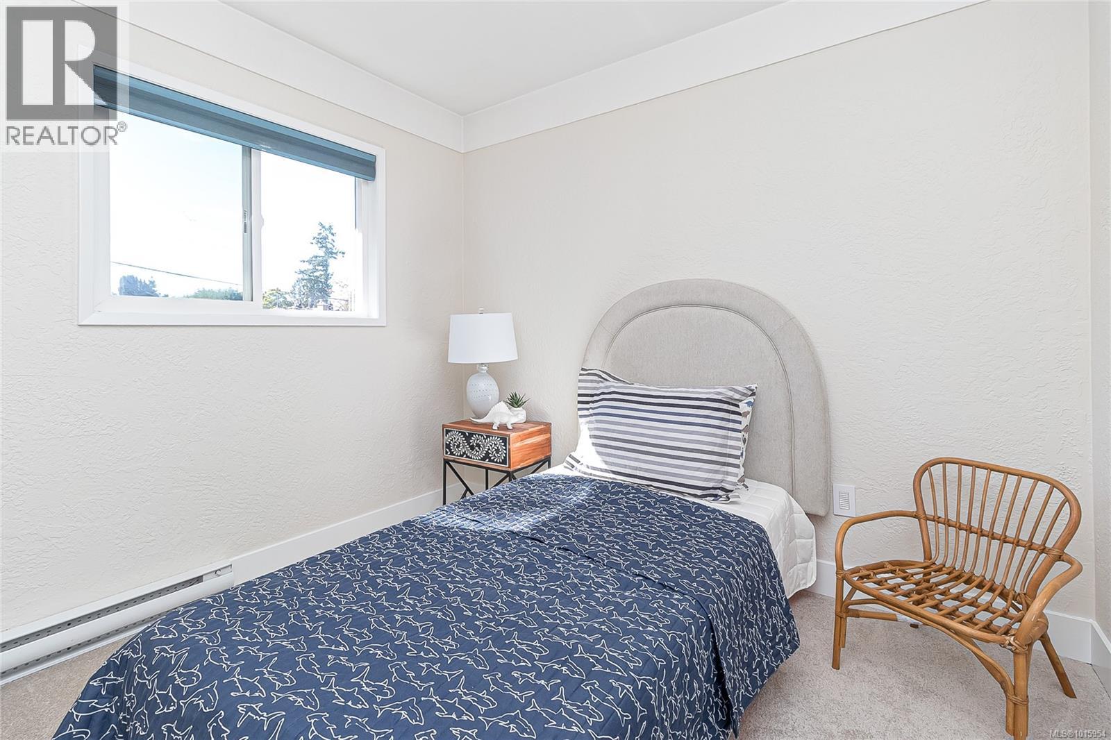  756 Snowdrop Avenue, Saanich