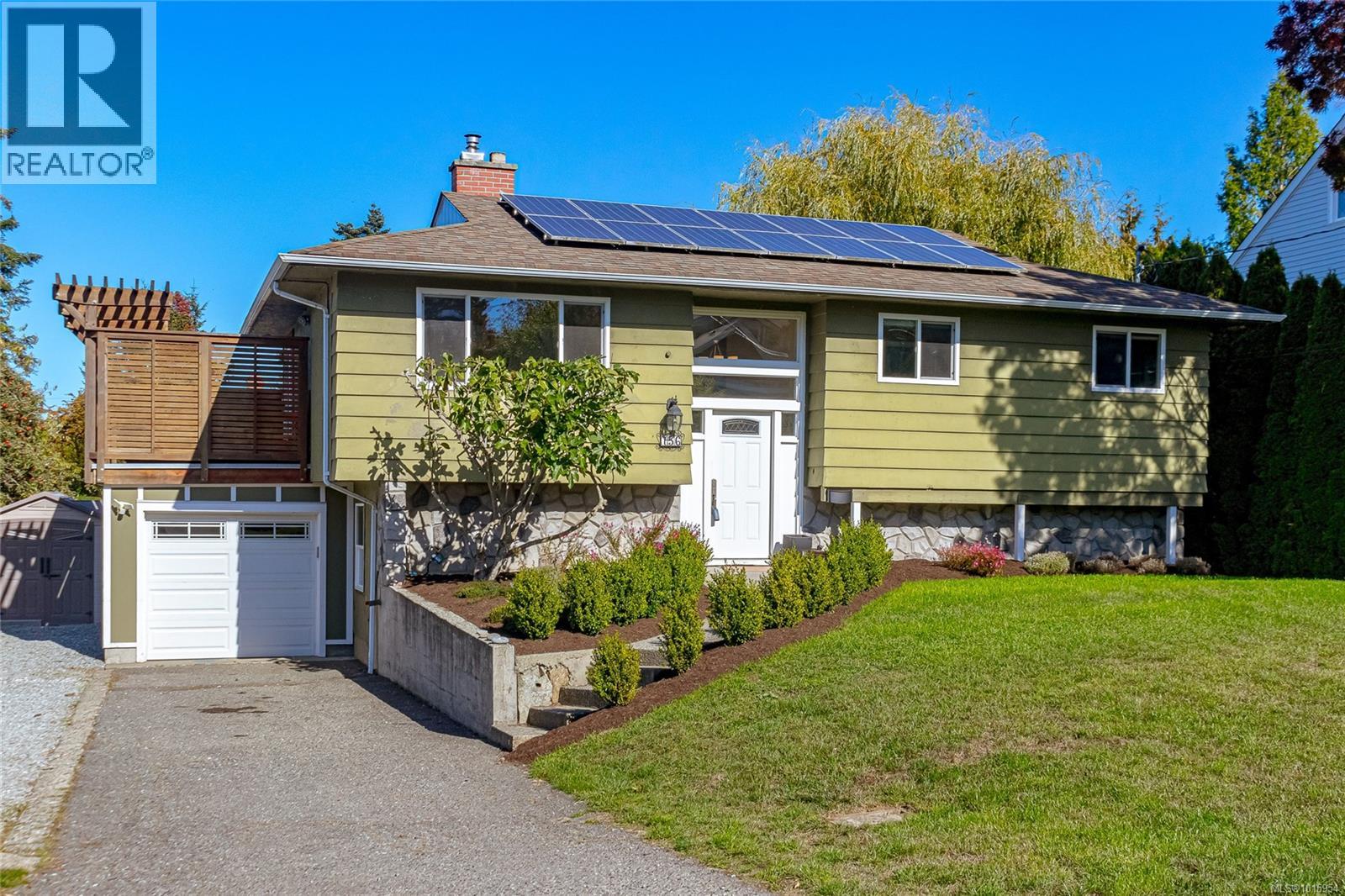  756 Snowdrop Avenue, Saanich
