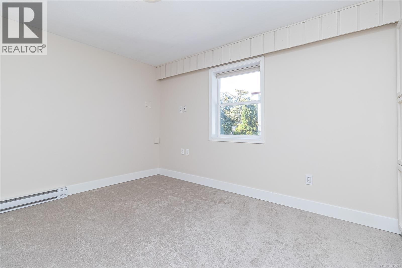  756 Snowdrop Avenue, Saanich