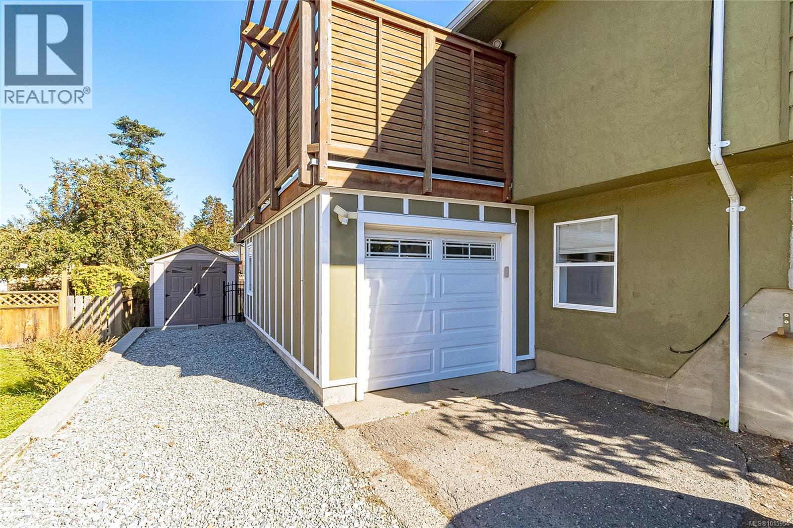  756 Snowdrop Avenue, Saanich