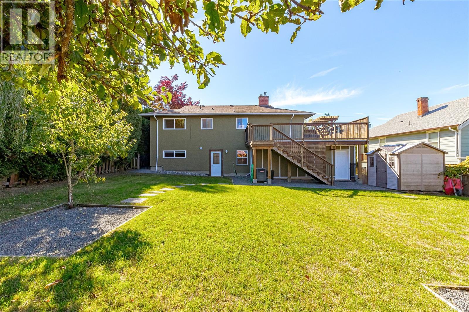  756 Snowdrop Avenue, Saanich
