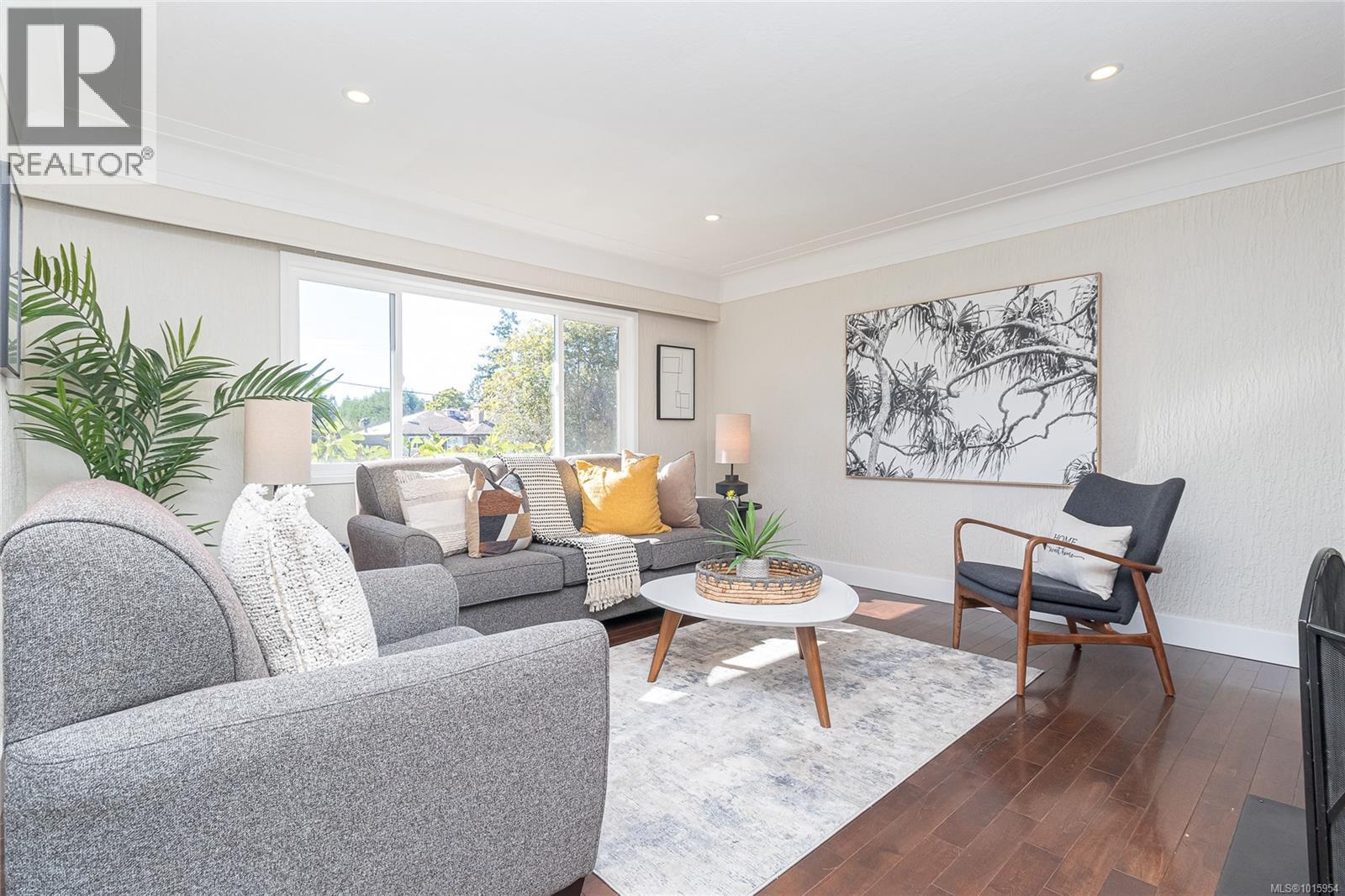  756 Snowdrop Avenue, Saanich