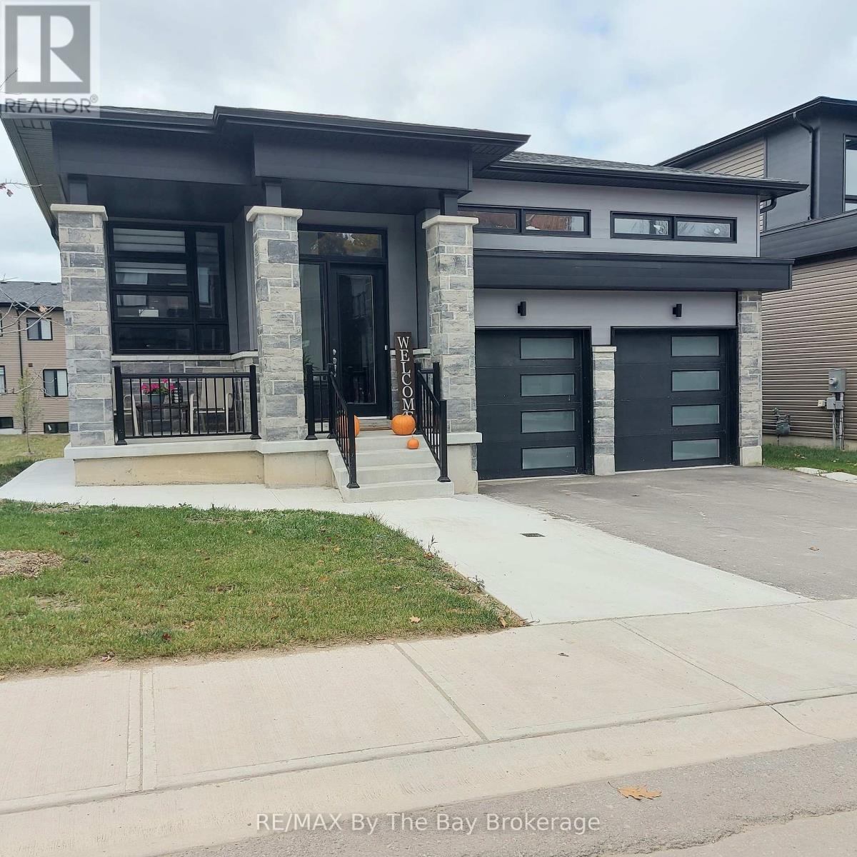 LOWER – 92 BERKELY STREET