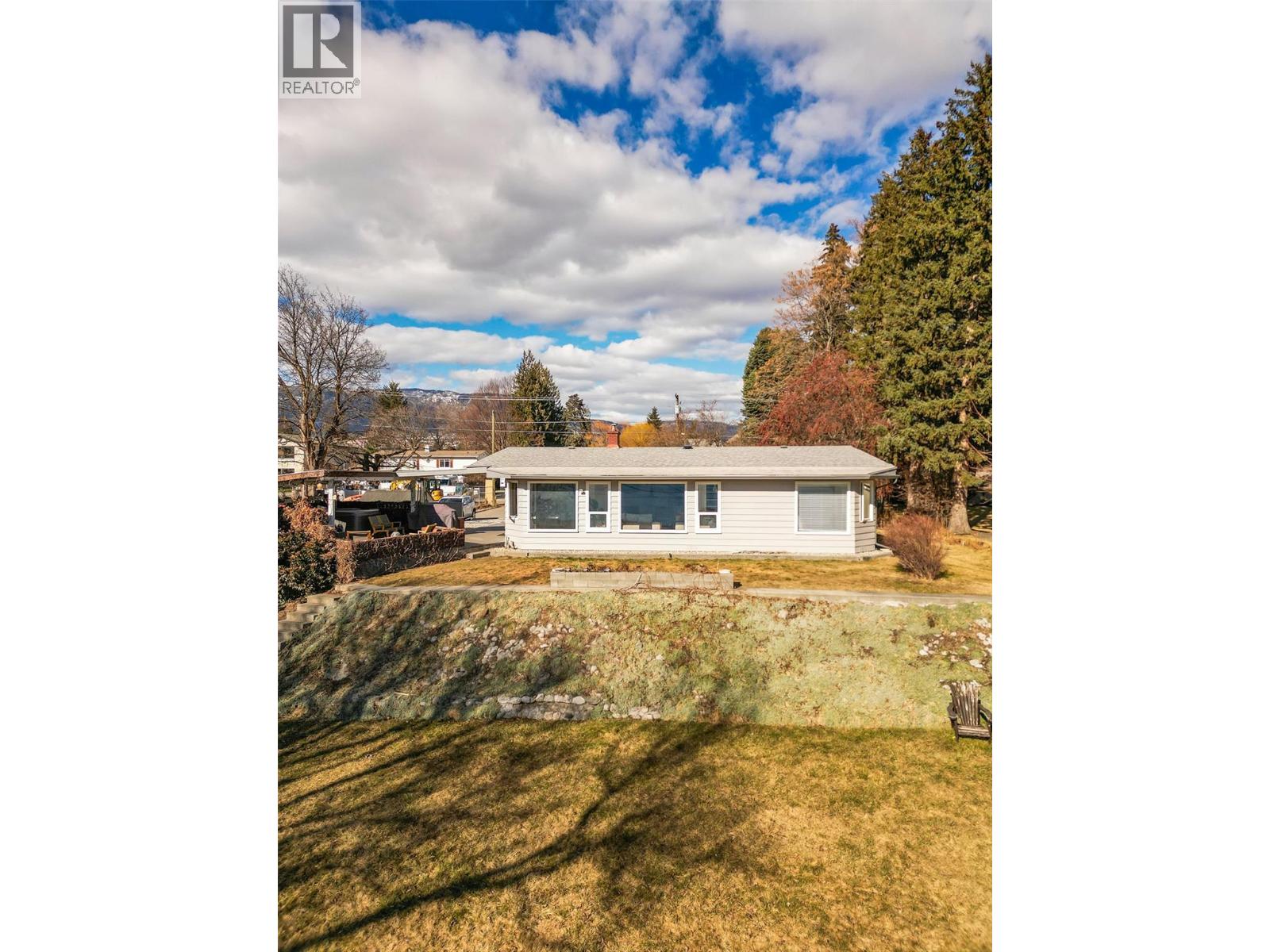  1879 Jennens Road, West Kelowna