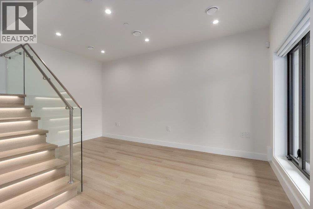 1 4257 KNIGHT STREET, Vancouver