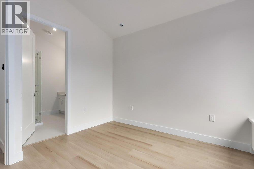 1 4257 KNIGHT STREET, Vancouver