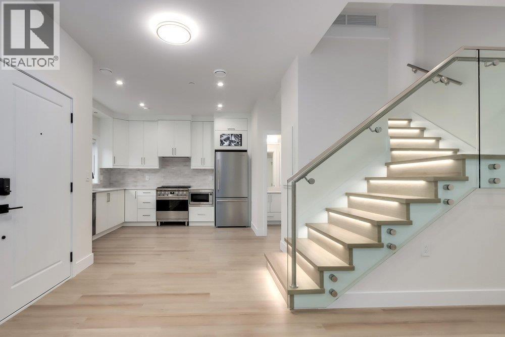 1 4257 KNIGHT STREET, Vancouver