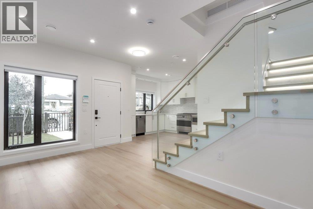 1 4257 KNIGHT STREET, Vancouver