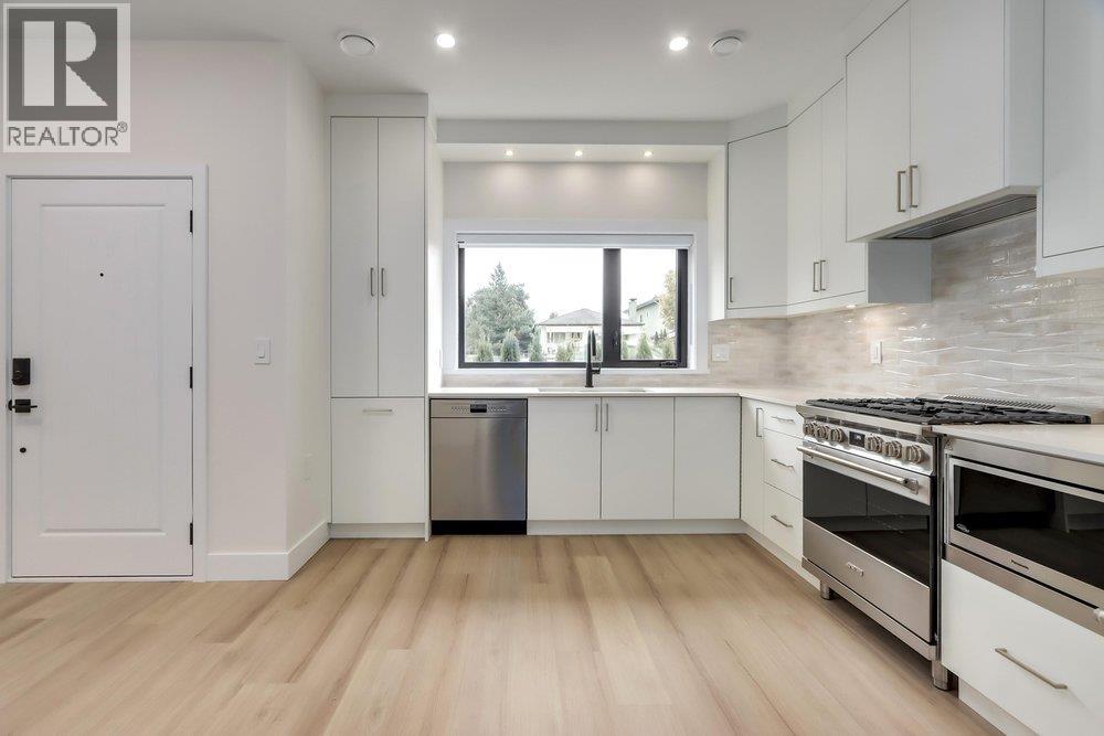 1 4257 KNIGHT STREET, Vancouver