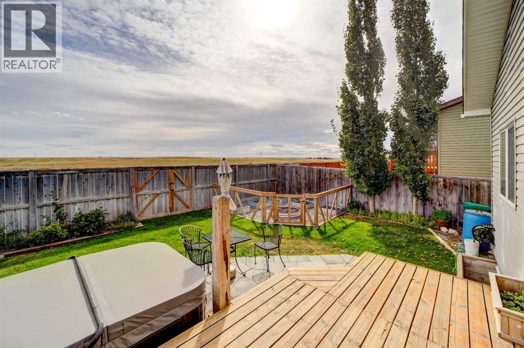 Single Family House Bungalow for Sale in  Mt Sundance Landing W Sunridge Lethbridge 