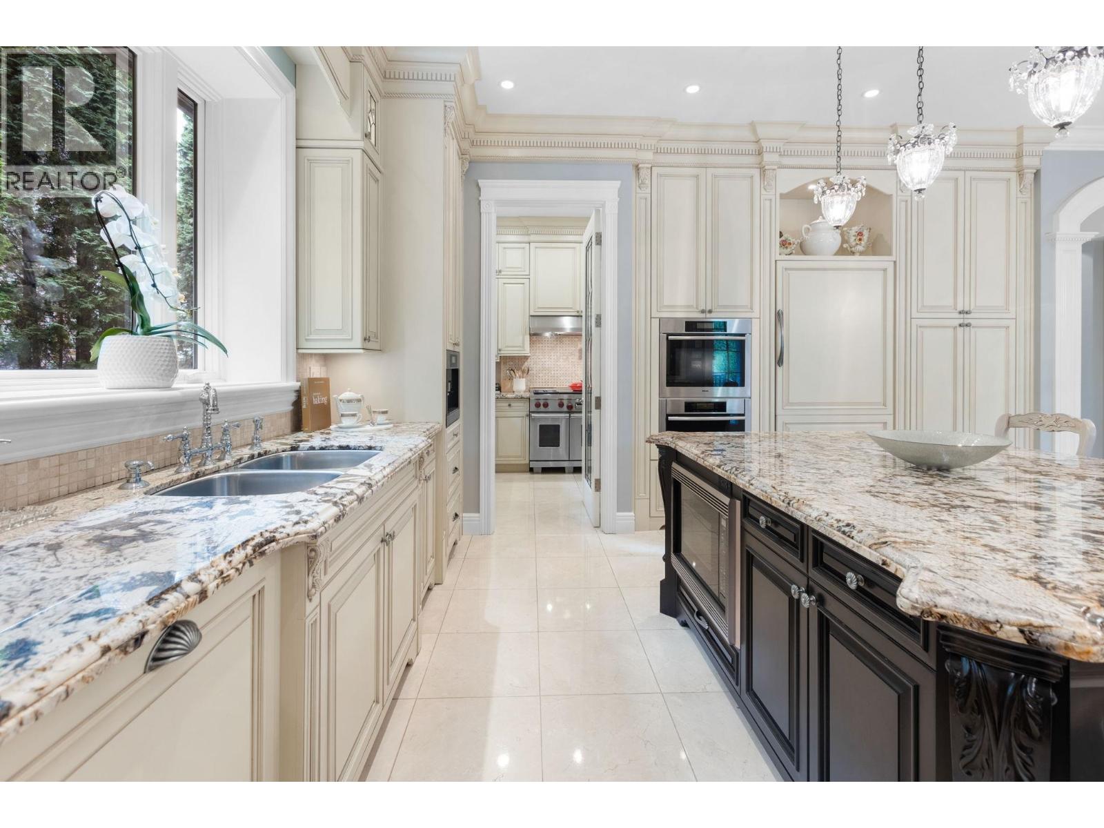 3116 BAINBRIDGE AVENUE, Burnaby