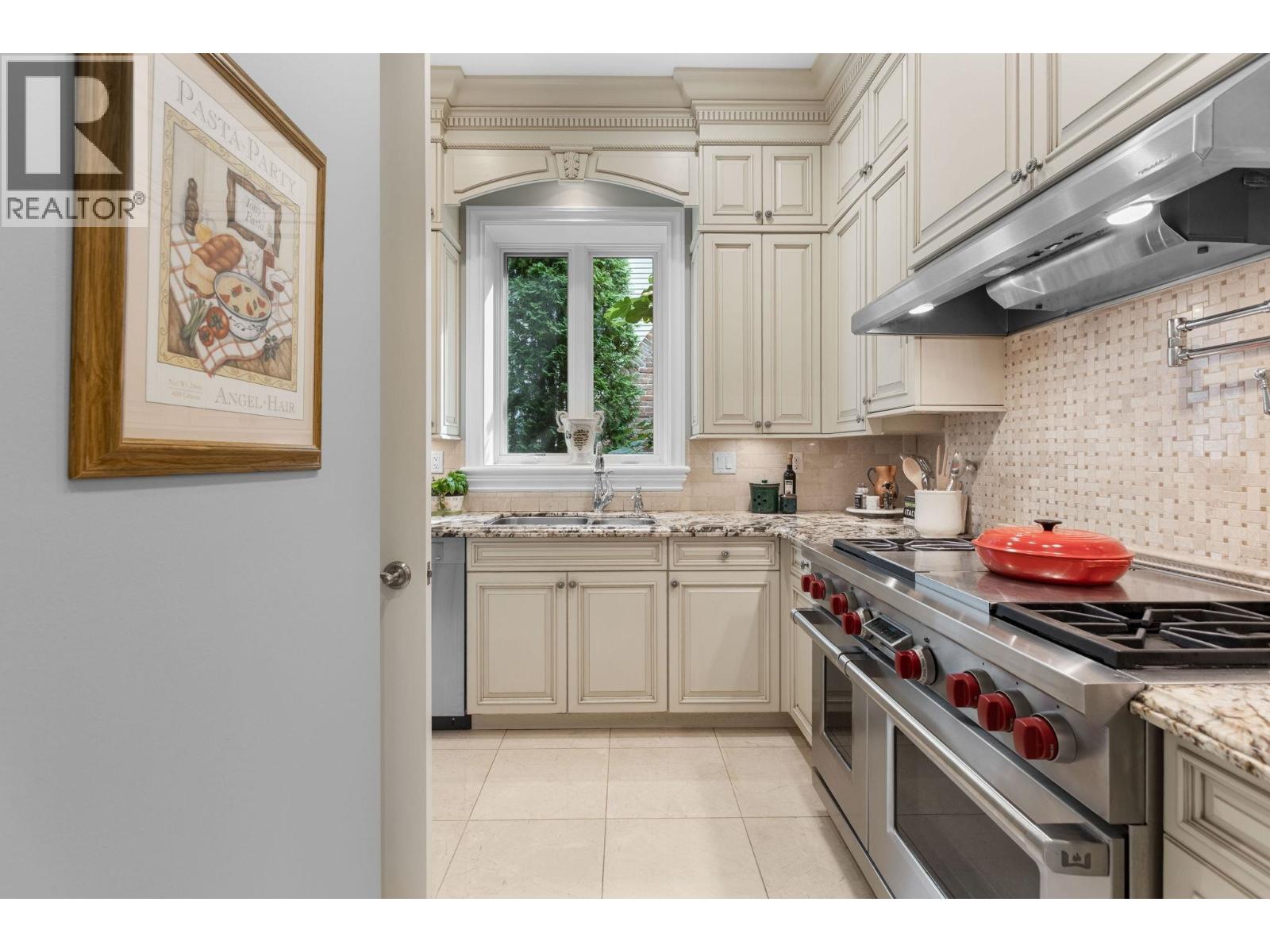 3116 BAINBRIDGE AVENUE, Burnaby