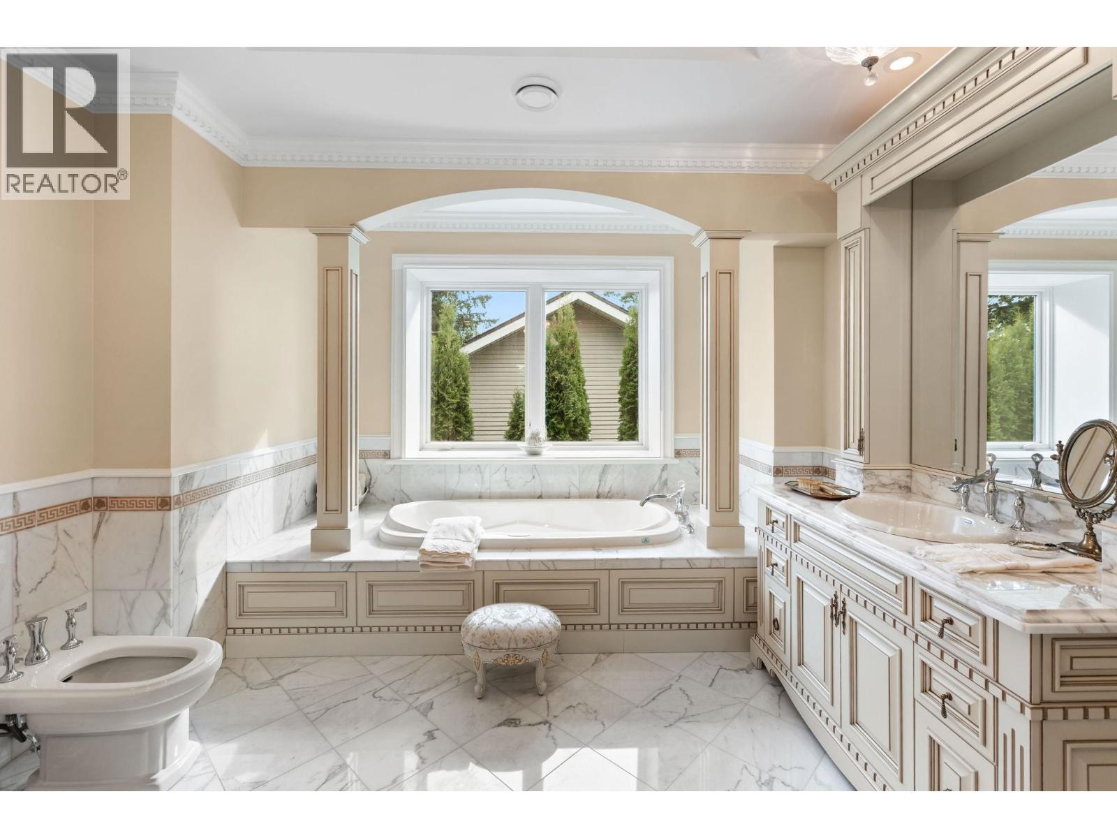 3116 BAINBRIDGE AVENUE, Burnaby