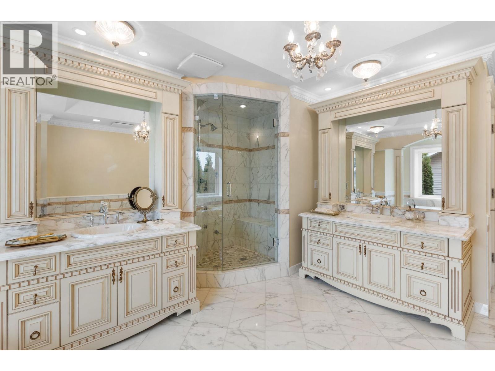 3116 BAINBRIDGE AVENUE, Burnaby