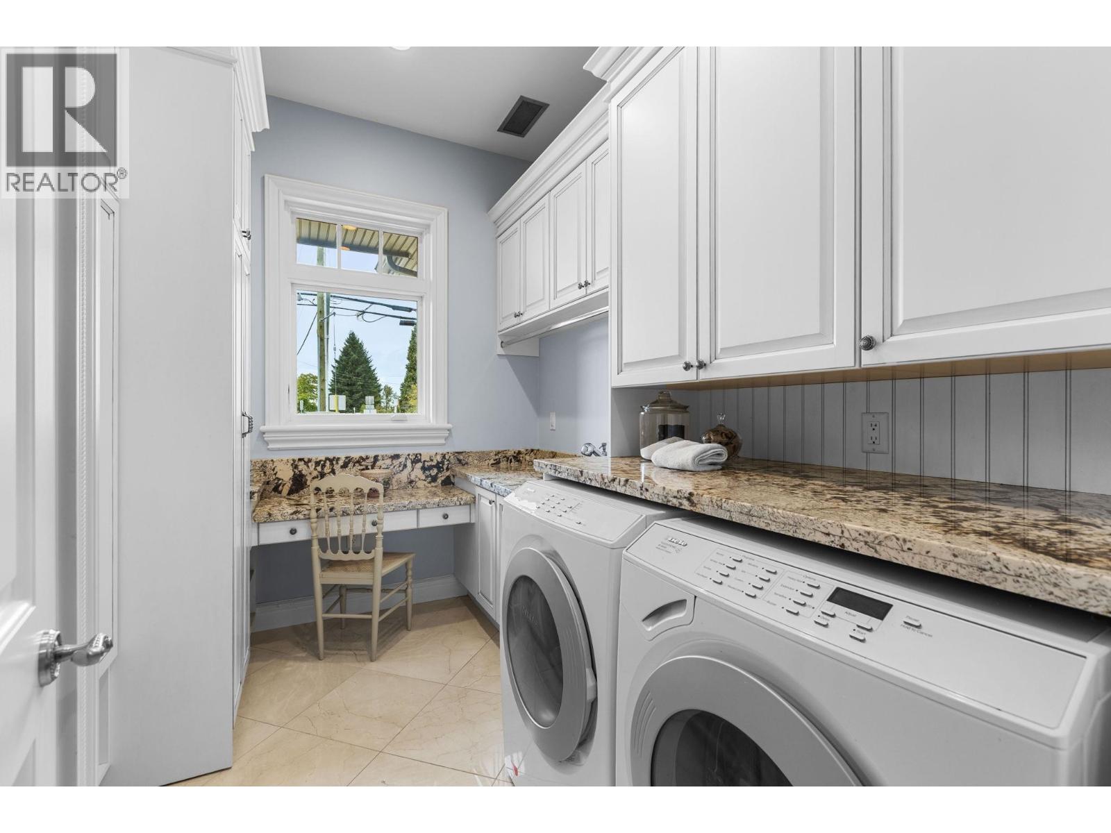 3116 BAINBRIDGE AVENUE, Burnaby