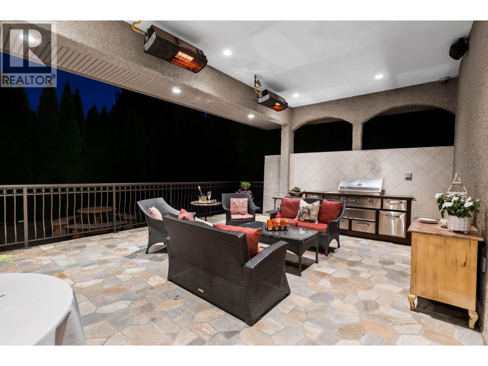 3116 BAINBRIDGE AVENUE, Burnaby