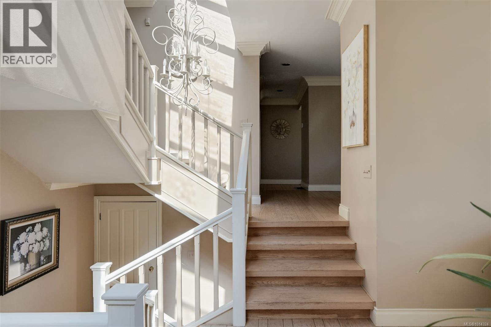 2807 Arbutus Rd, Saanich