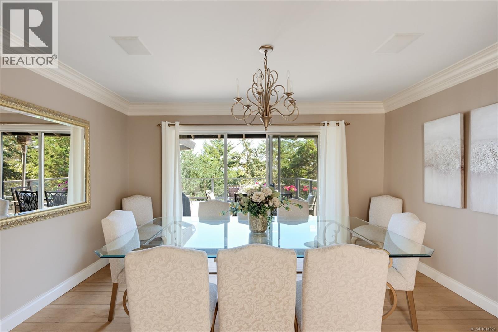 2807 Arbutus Rd, Saanich