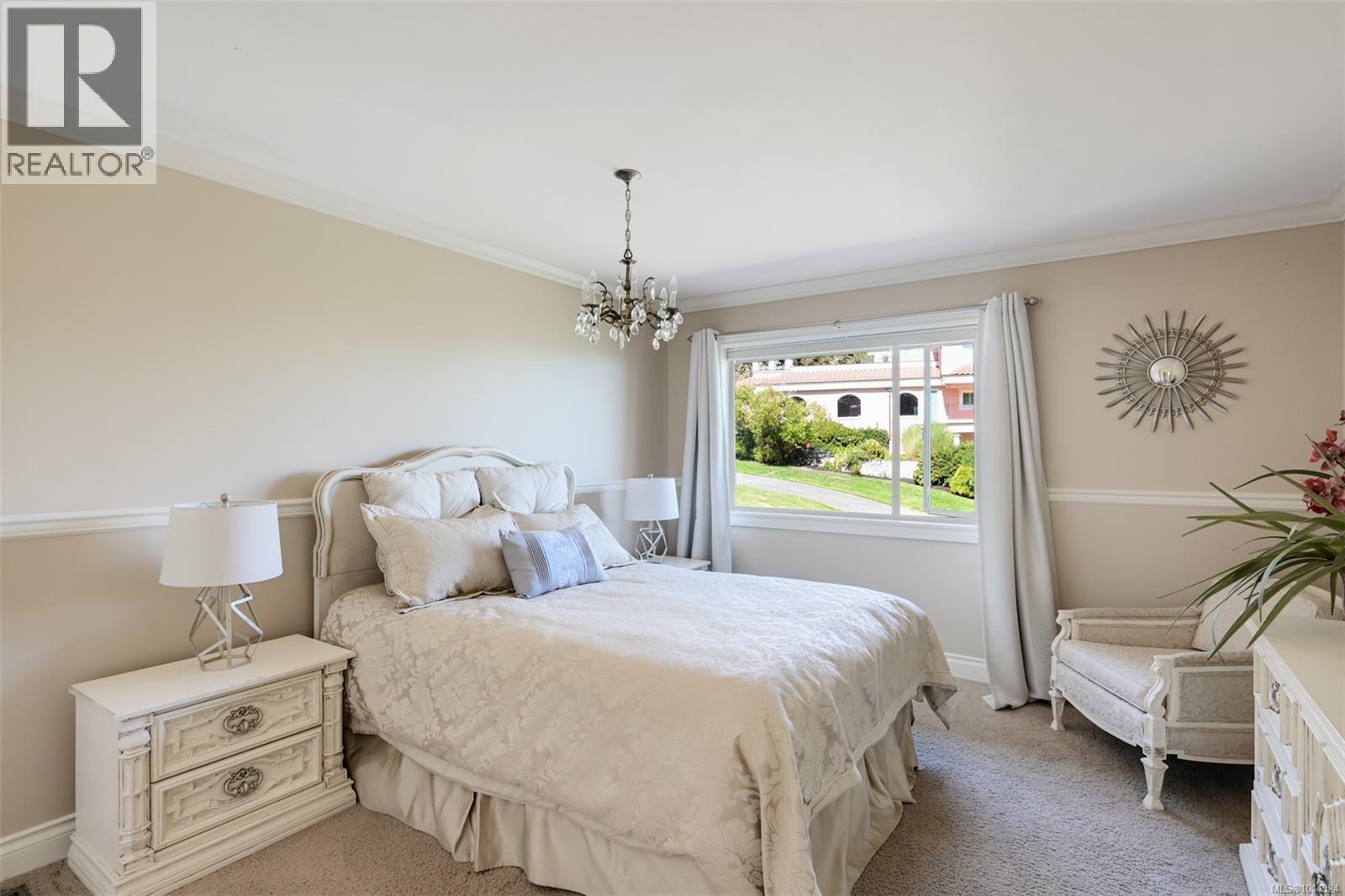 2807 Arbutus Rd, Saanich