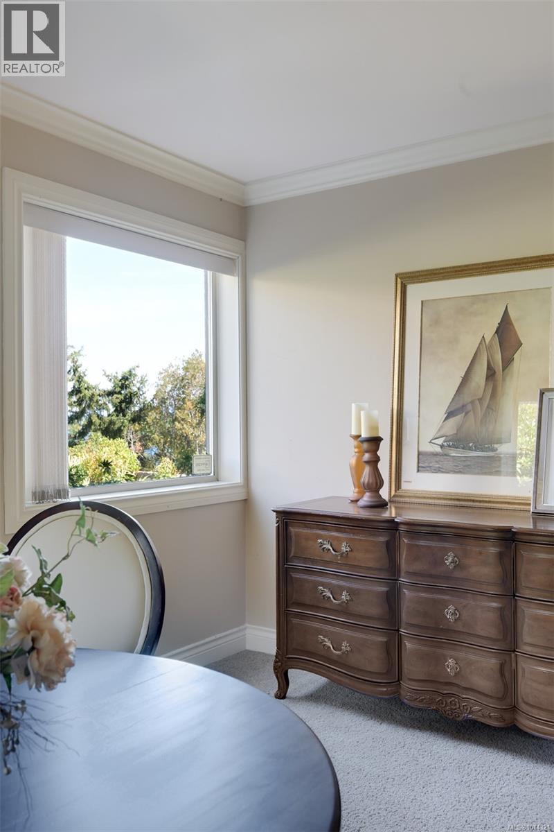 2807 Arbutus Rd, Saanich