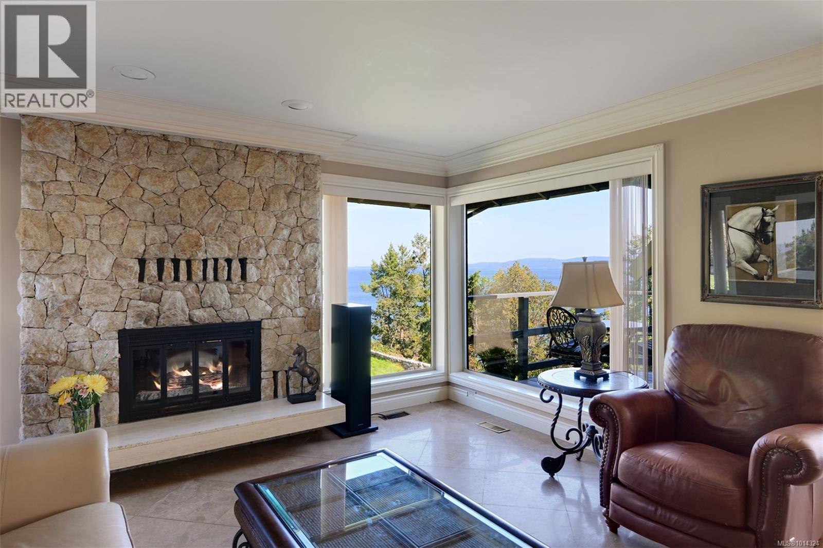 2807 Arbutus Rd, Saanich