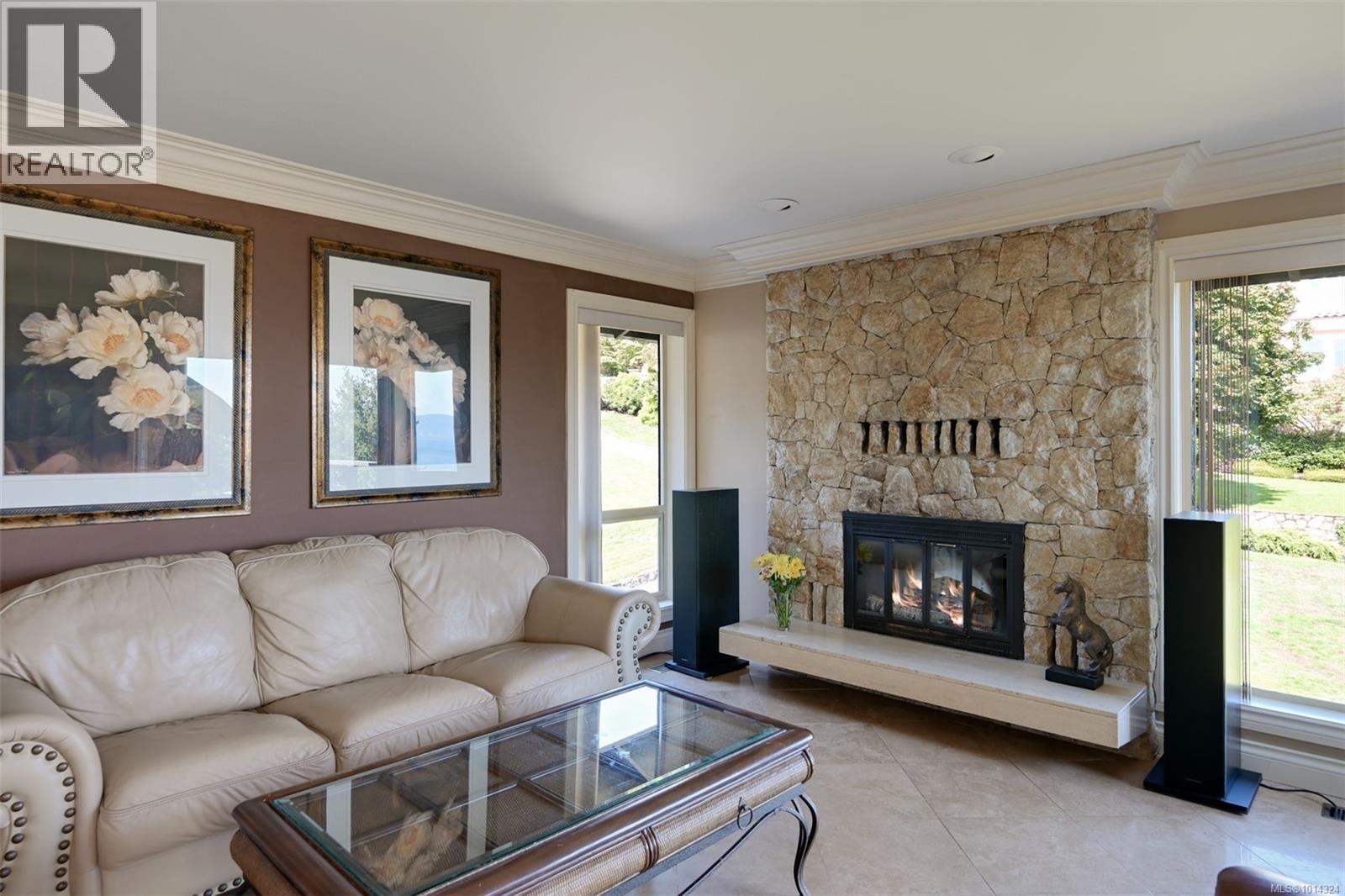 2807 Arbutus Rd, Saanich