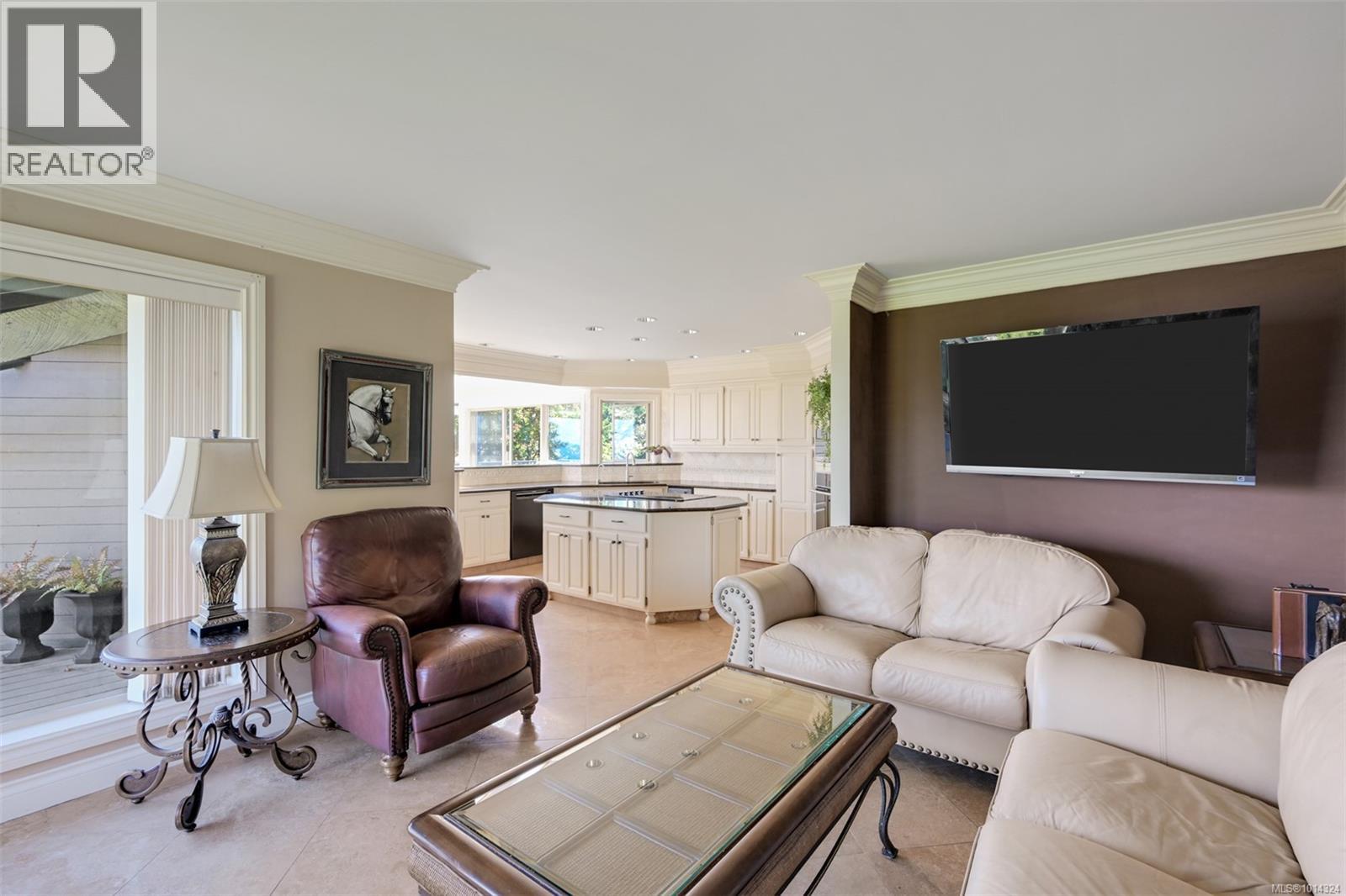 2807 Arbutus Rd, Saanich