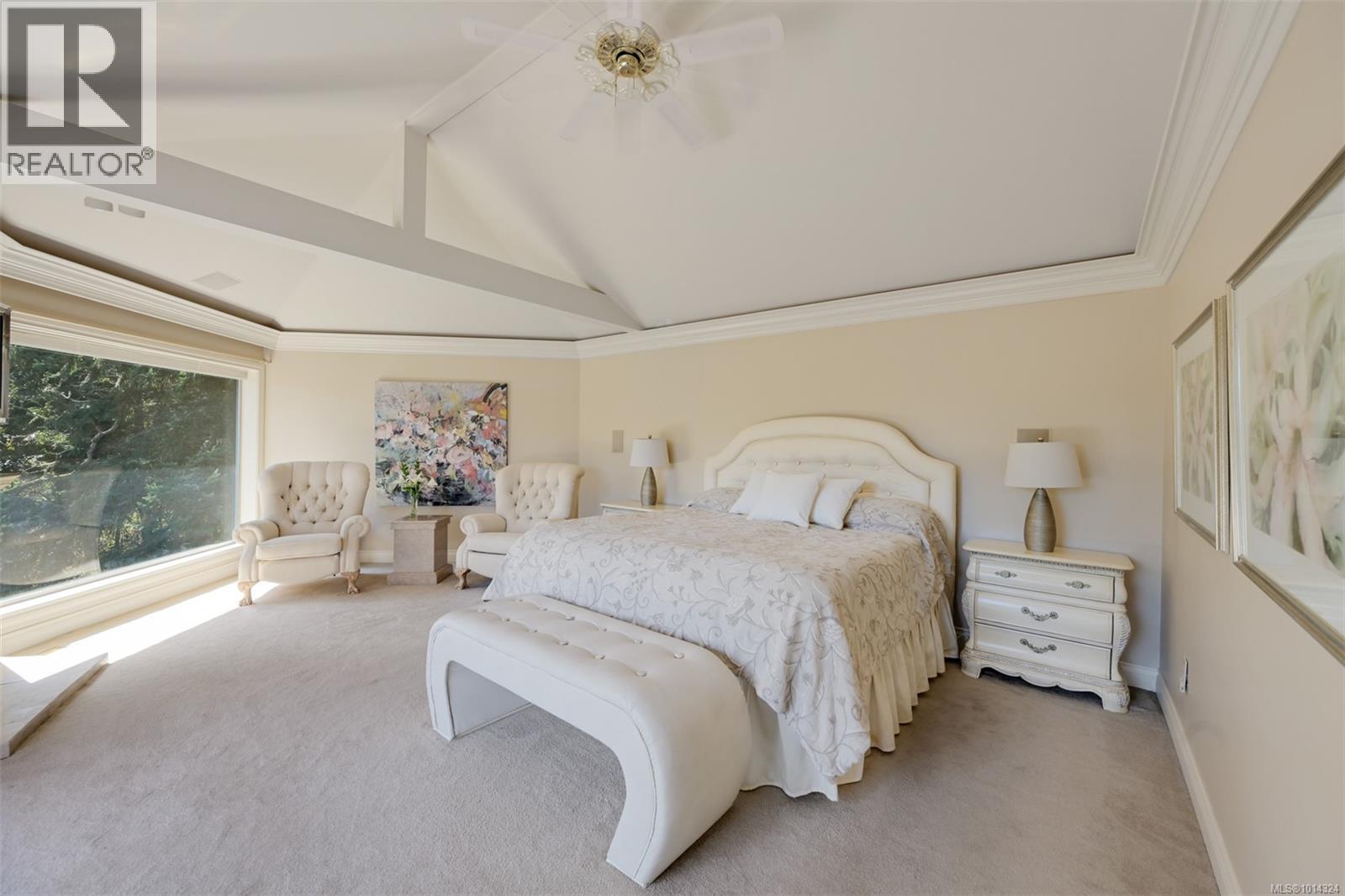 2807 Arbutus Rd, Saanich