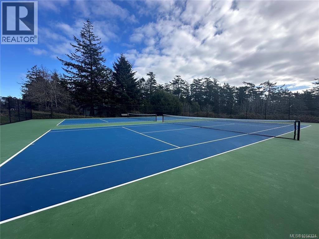 2807 Arbutus Rd, Saanich