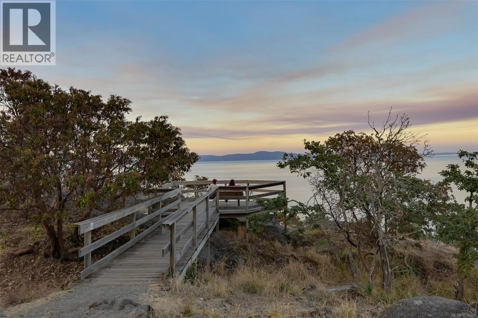 2807 Arbutus Rd, Saanich