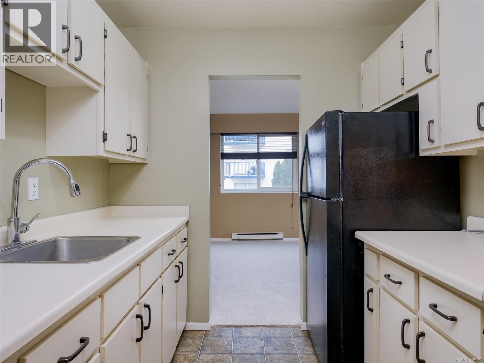 302 859 Carrie Street, Esquimalt