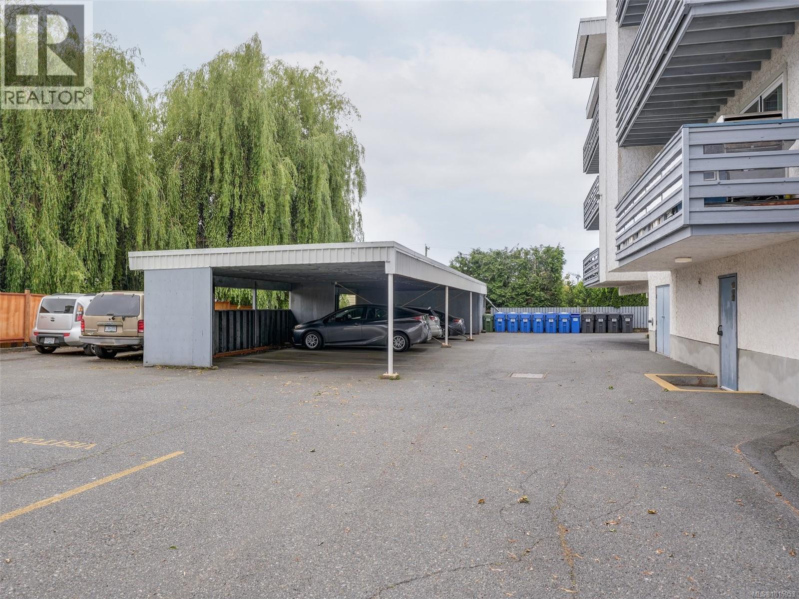 302 859 Carrie Street, Esquimalt