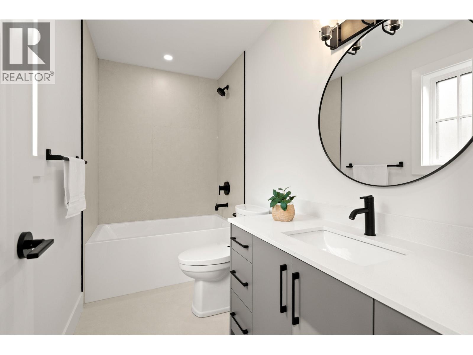 998 50B STREET, Tsawwassen